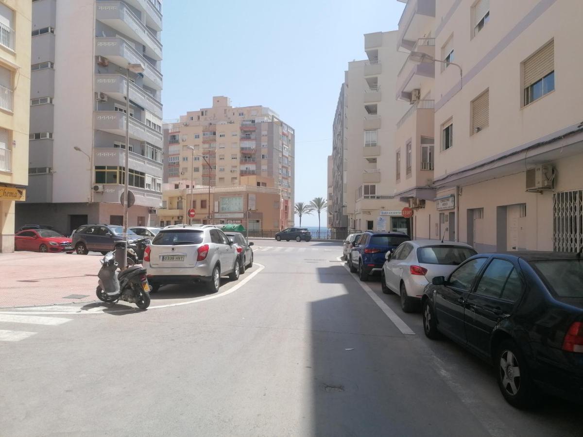 Ferienwohnung Piso Agradable Cerca De La Playa Almería Exterior foto